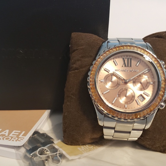 NEW Michael Kors "Everest" Watch (MK5870) - Picture 3 of 7